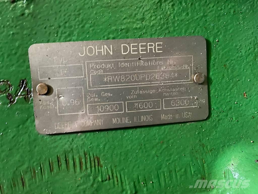 John Deere 8200 Traktorji