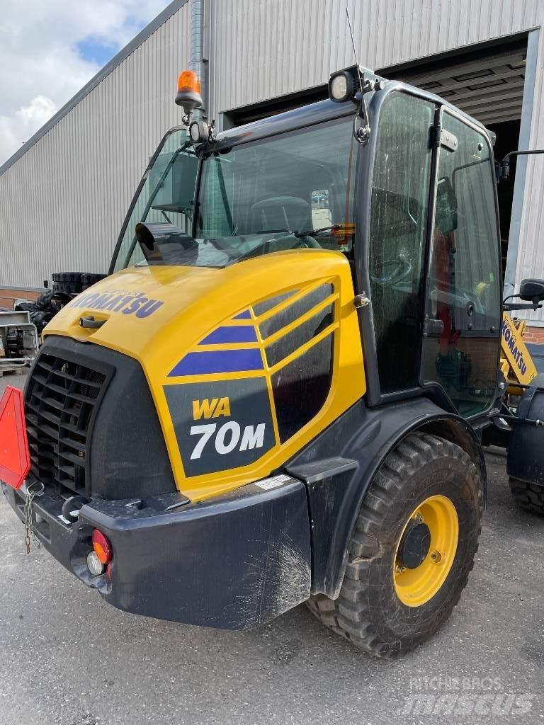 Komatsu WA 70 Kolesni nakladalci