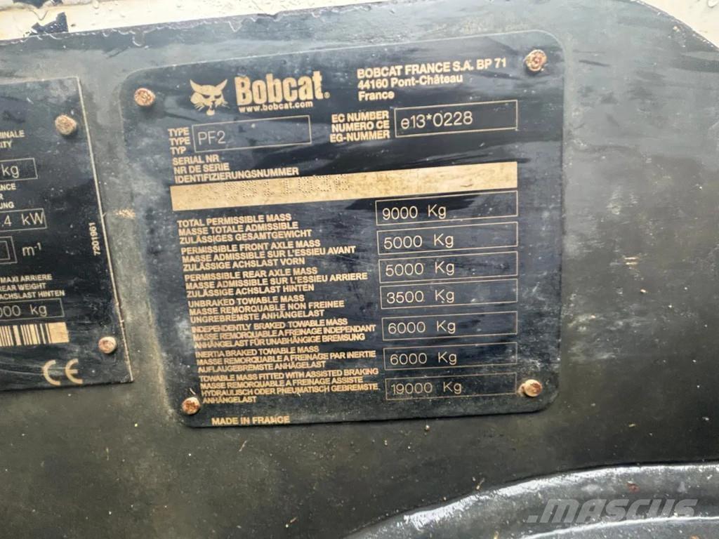 Bobcat TL470 Kmetijski teleskopski nakladalci