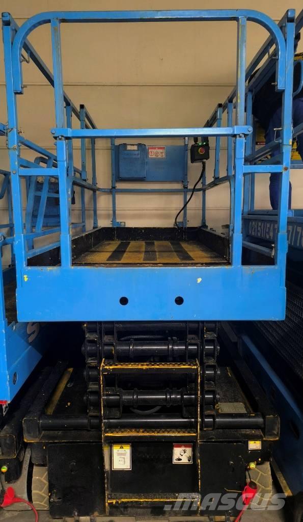 Haulotte Compact 12 Škarjaste dvižne ploščadi