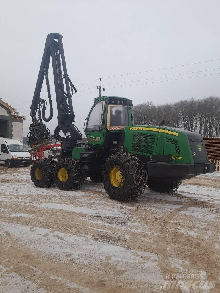 John Deere 1070 E Harvesterji