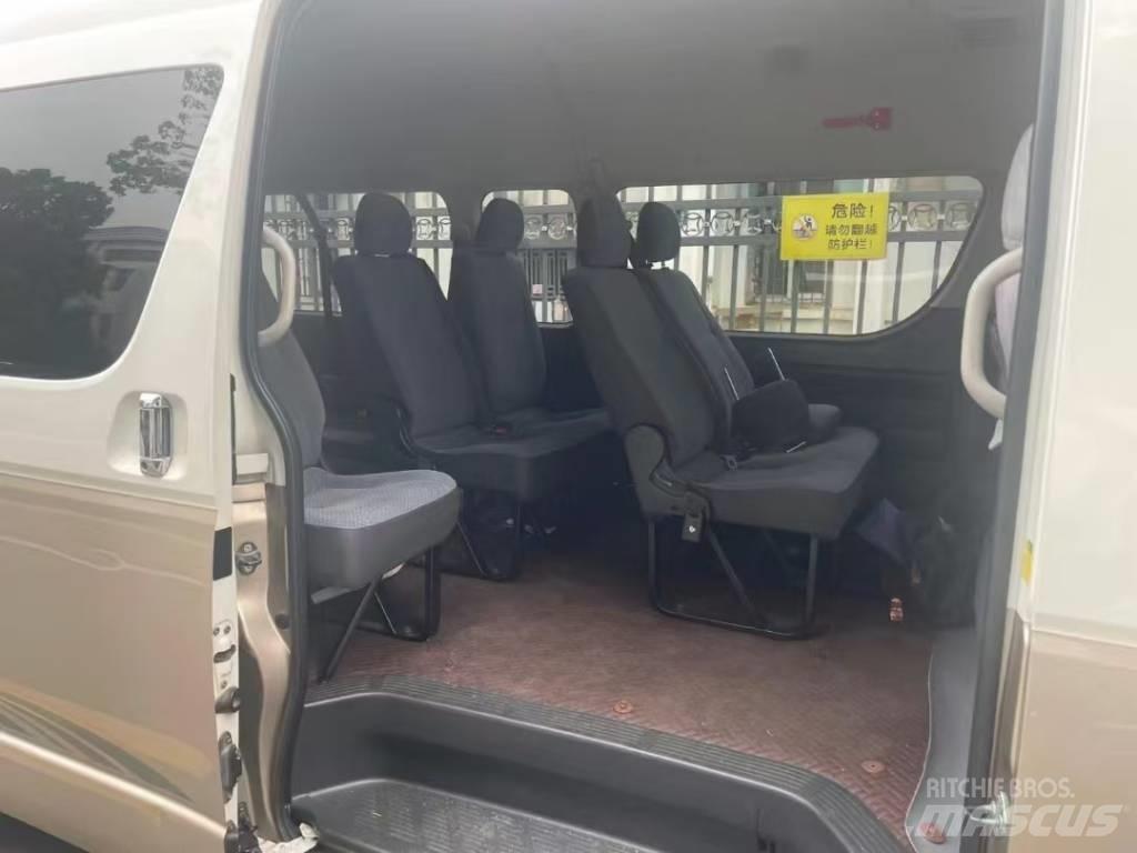 Toyota Coaster Medkrajevni avtobusi