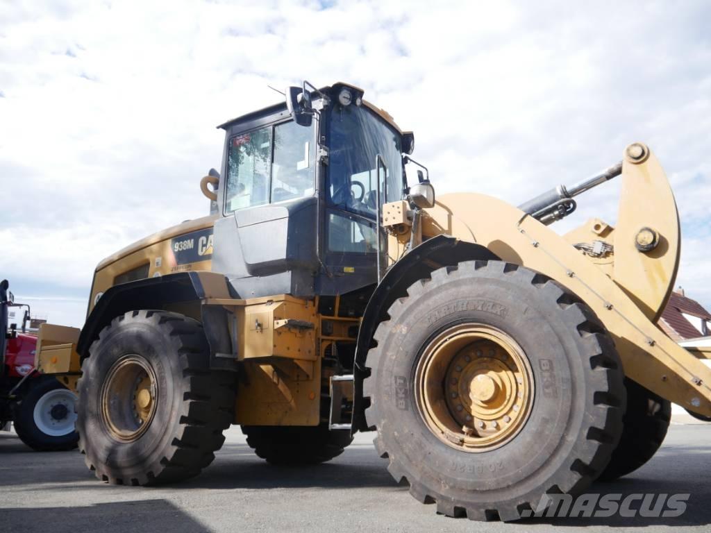 CAT 938M Kolesni nakladalci