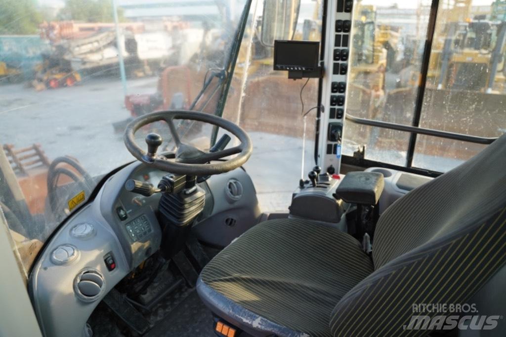 Volvo L220 F Kolesni nakladalci