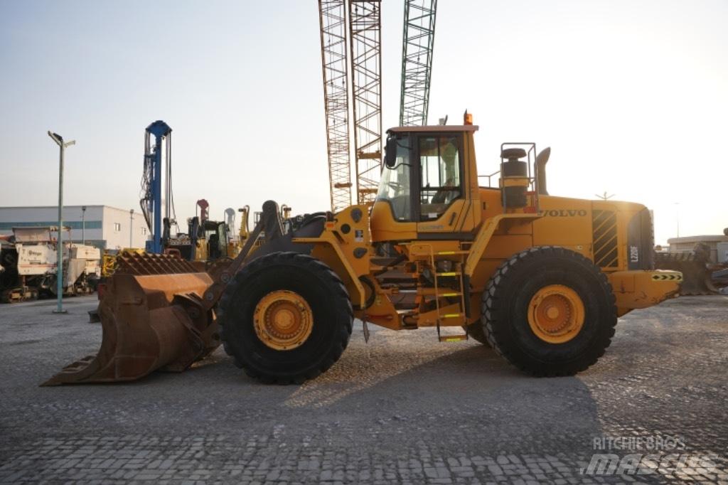 Volvo L220 F Kolesni nakladalci