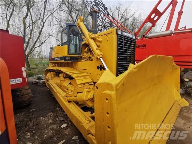 Komatsu D155A Buldožerji goseničarji