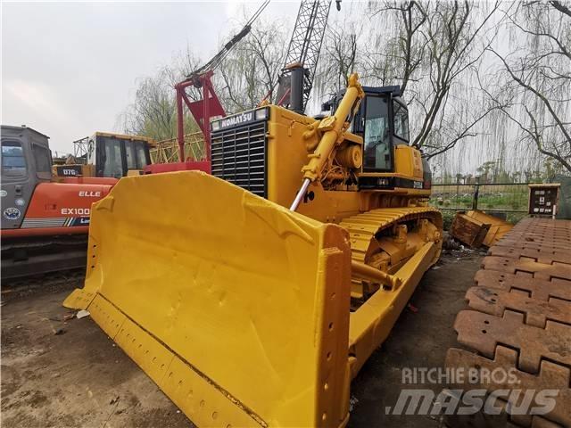 Komatsu D155A Buldožerji goseničarji