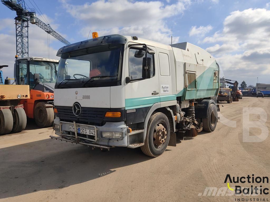 Mercedes-Benz 1517 Cestni pometači