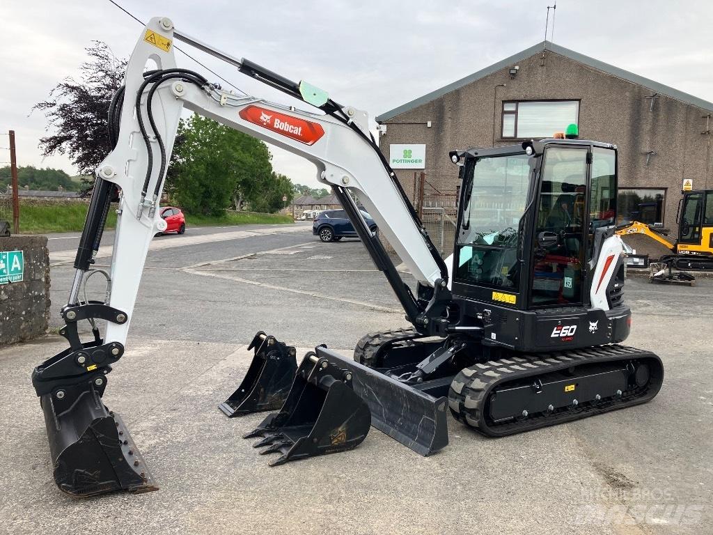 Bobcat E60 Mini bagri <7t