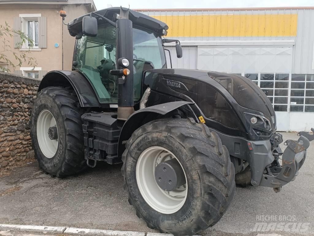 Valtra S 374 Traktorji