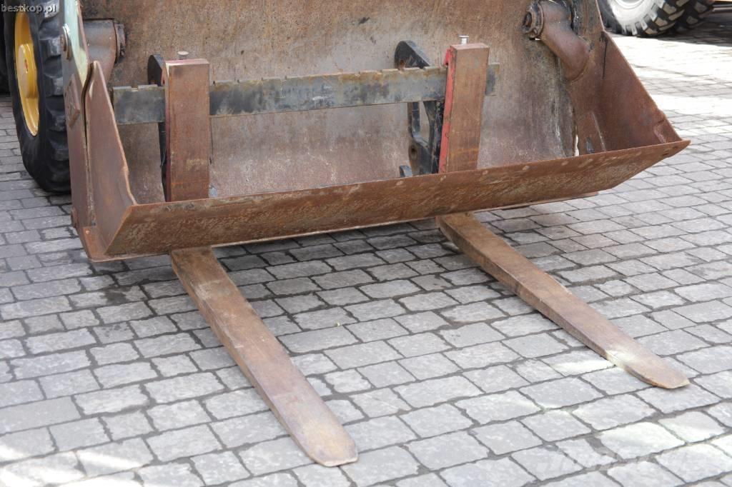 CAT 906M Kolesni nakladalci