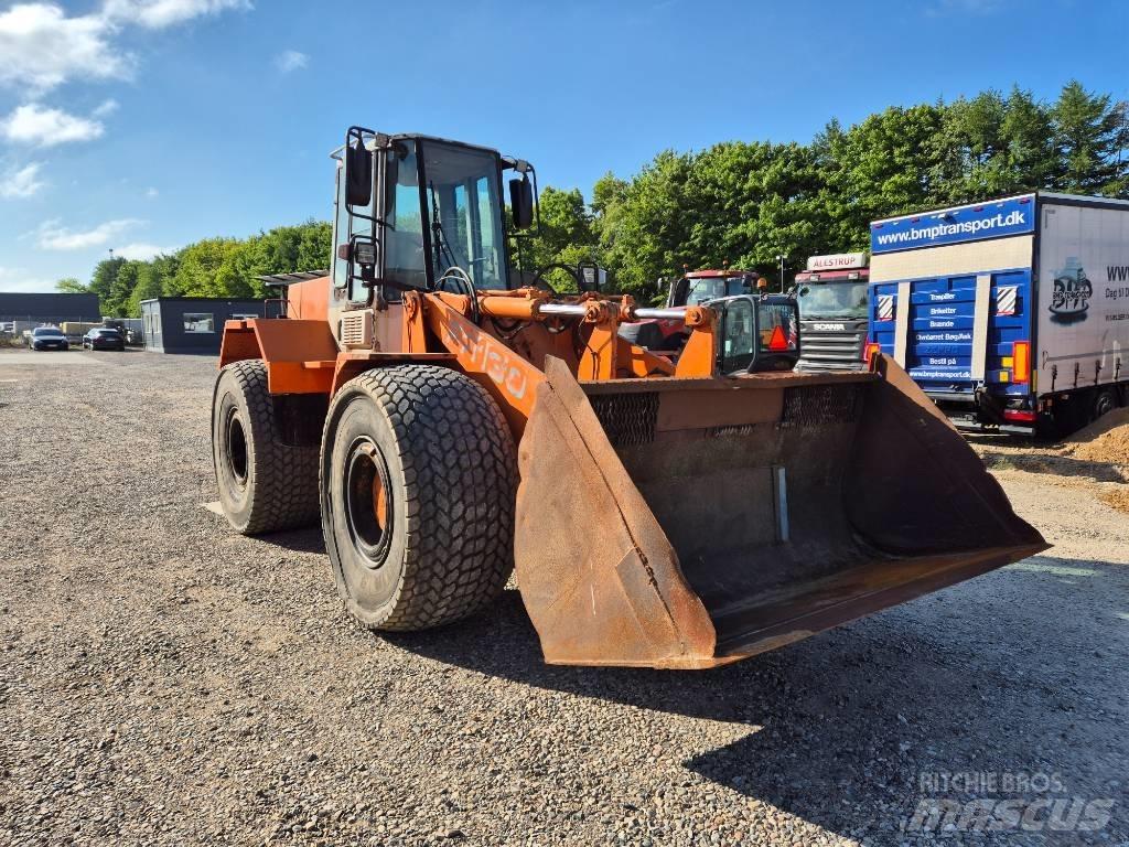 Hitachi FR 130 Kolesni nakladalci