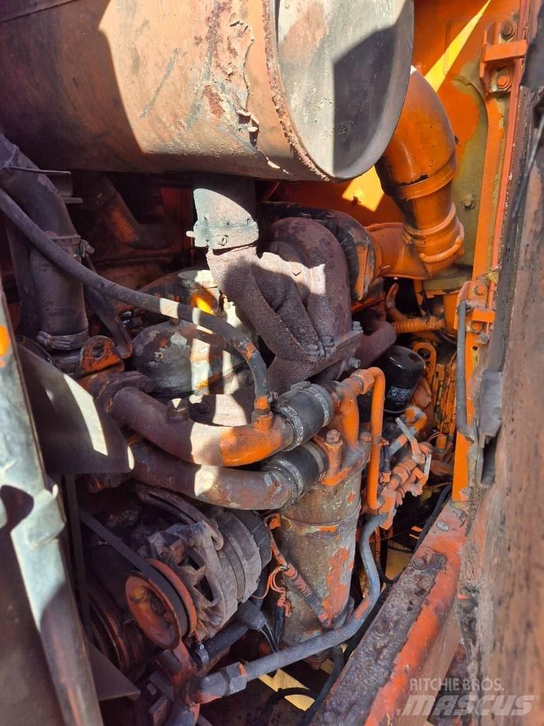 Hitachi FR 130 Kolesni nakladalci