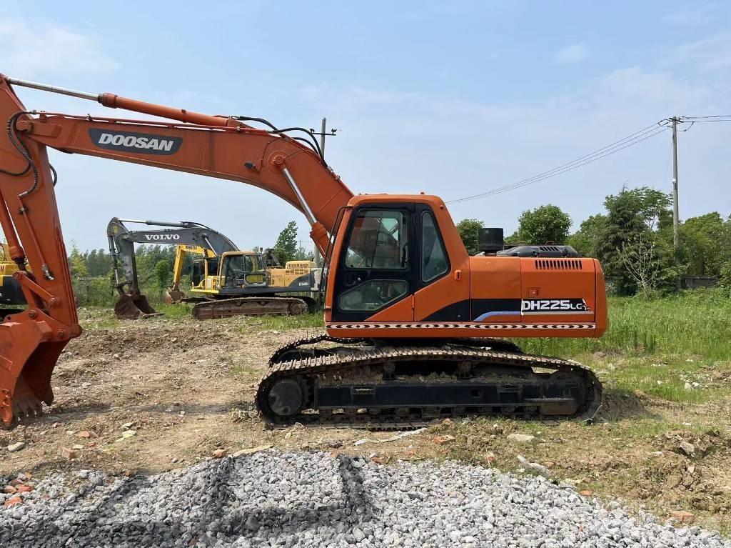 Doosan DH 225 Bagri goseničarji