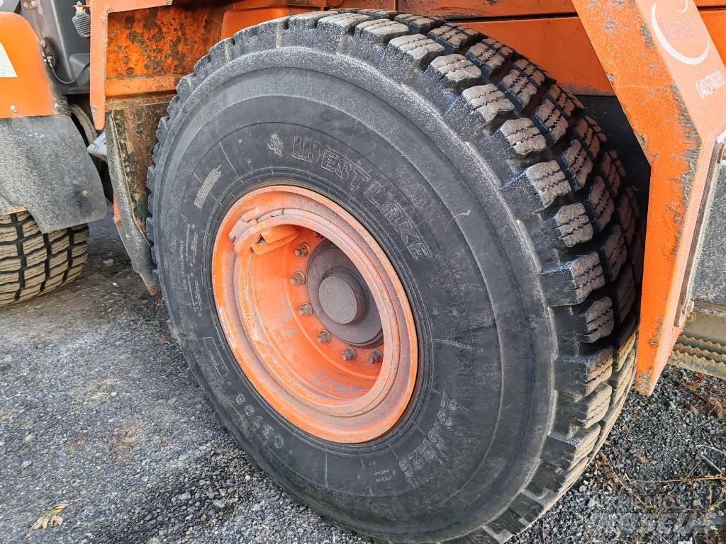 Doosan DL 220 Kolesni nakladalci