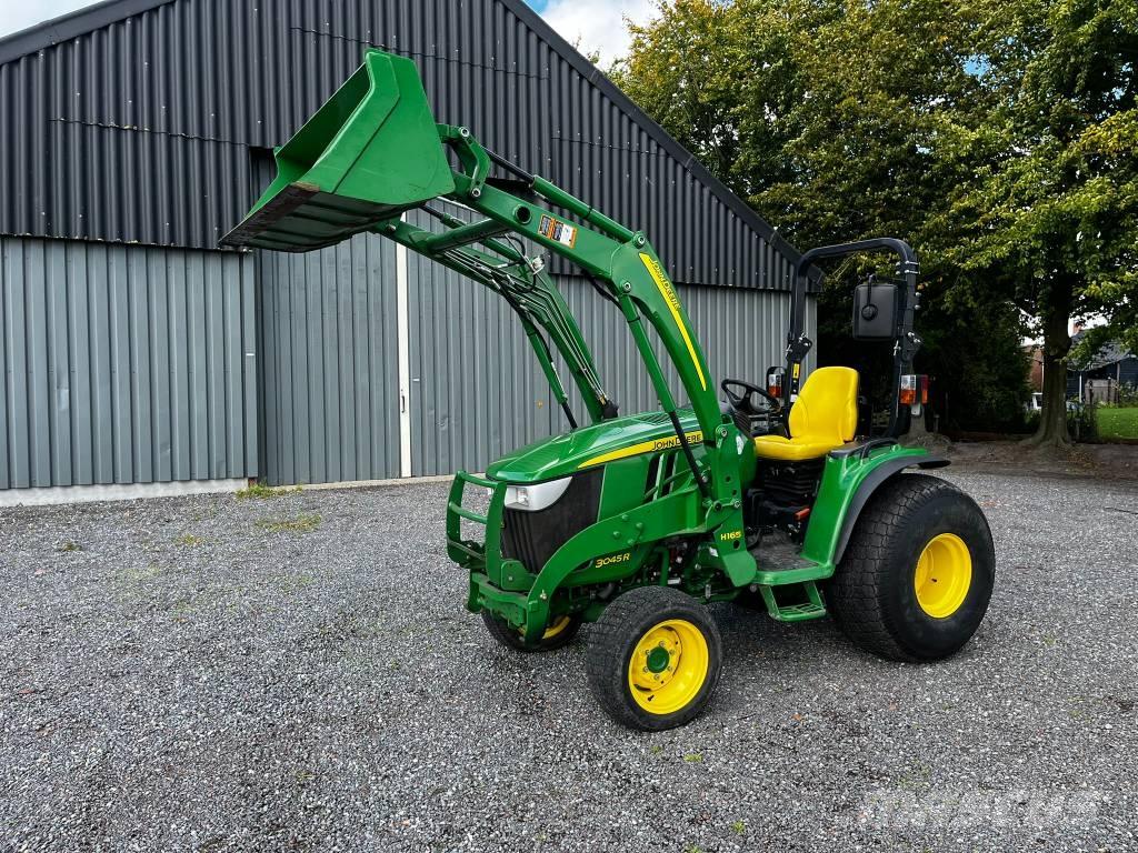 John Deere 3045 R Traktorji
