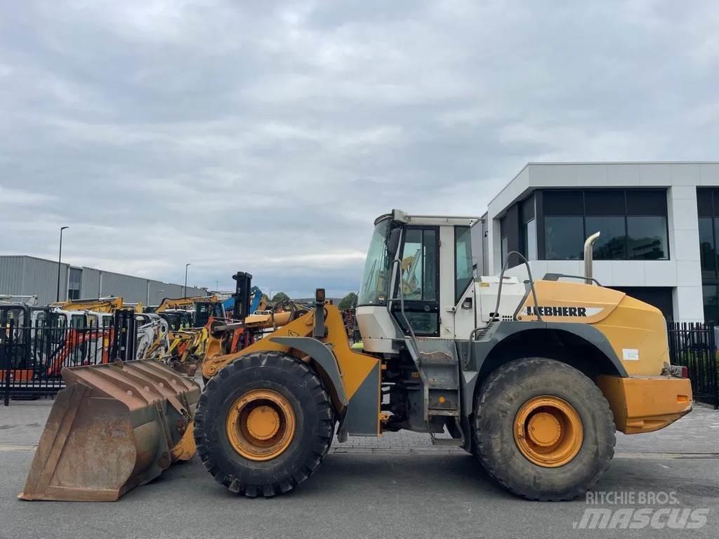 Liebherr L544 Kolesni nakladalci