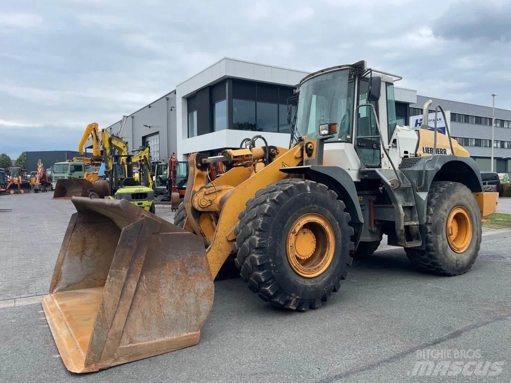 Liebherr L544 Kolesni nakladalci