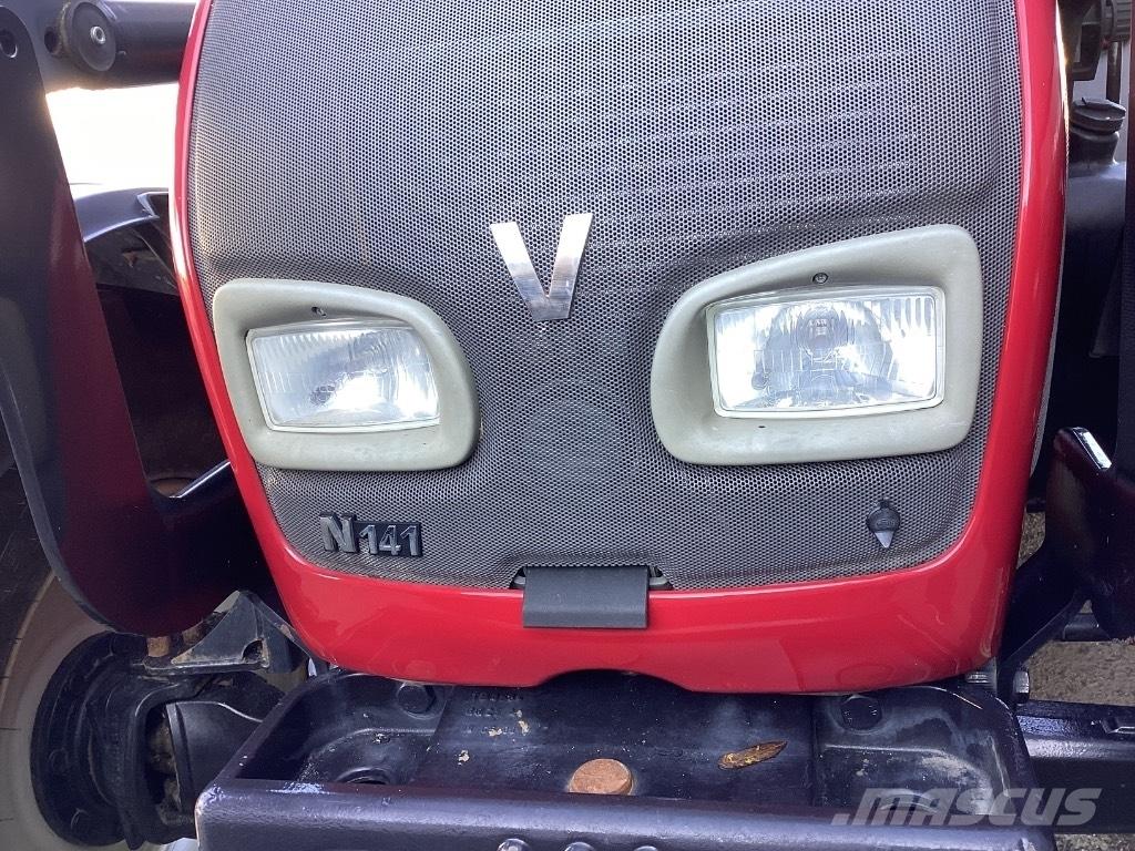 Valtra N141 Traktorji