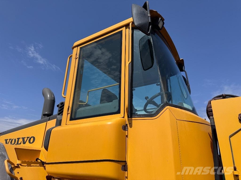 Volvo L 120 E Kolesni nakladalci