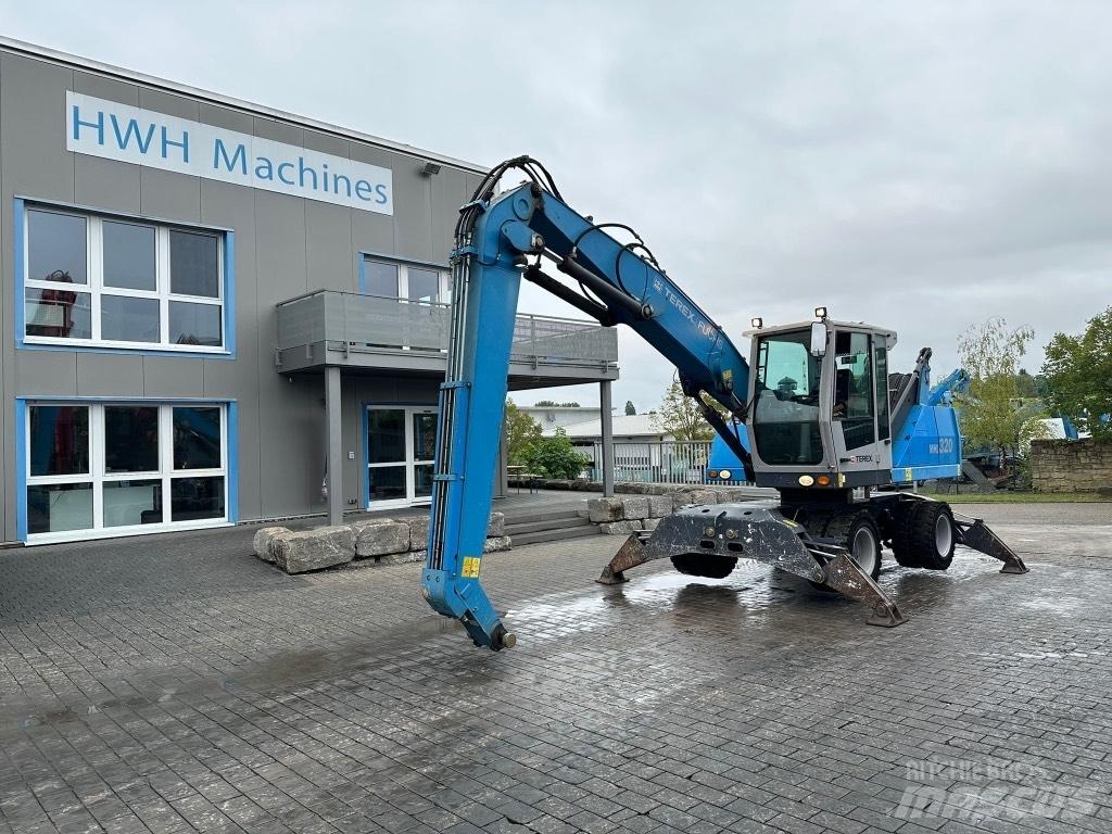 Fuchs MHL 320 D Bagri za prekladanje primarnih/sekundarnih surovin