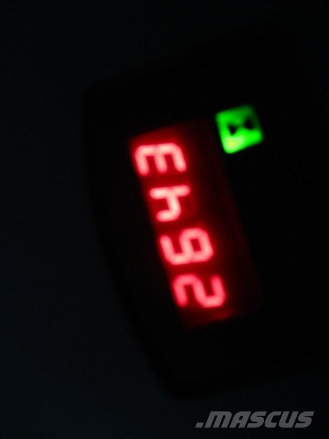 BT SPE125 Električni nizko dvižni viličar s stojiščem