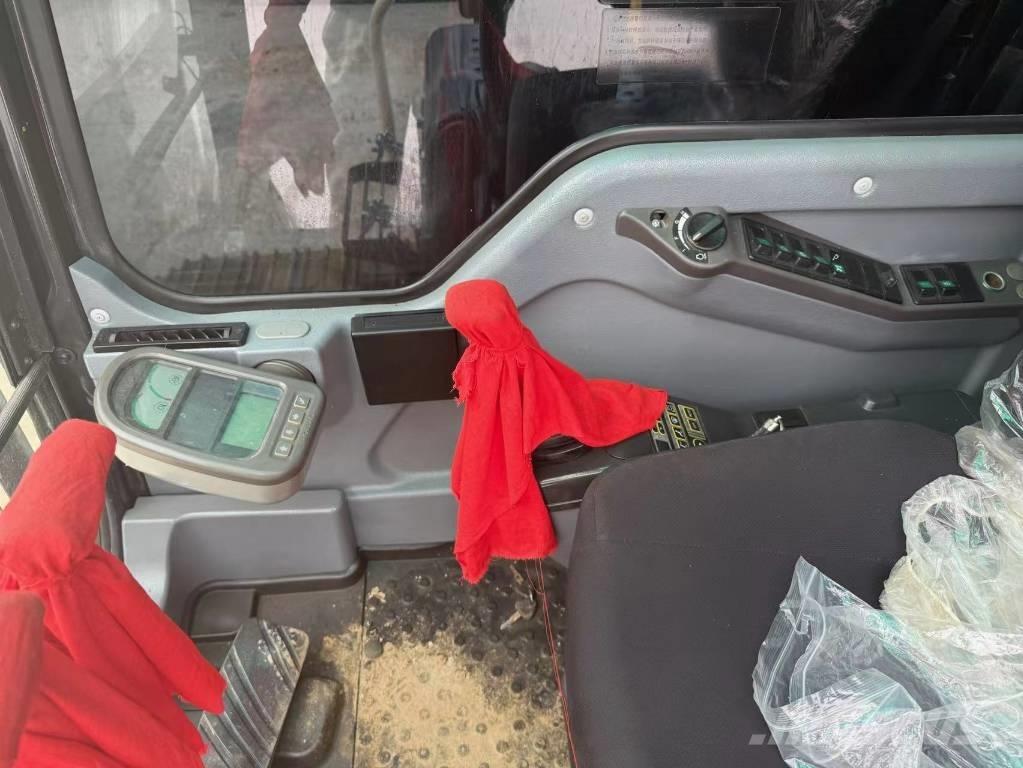 Volvo 140 Bagri goseničarji