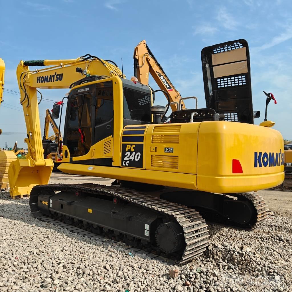 Komatsu 240LC-8 Bagri goseničarji