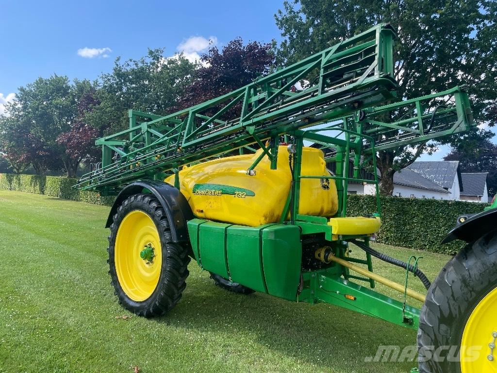 John Deere 732 Vlečne škropilnice