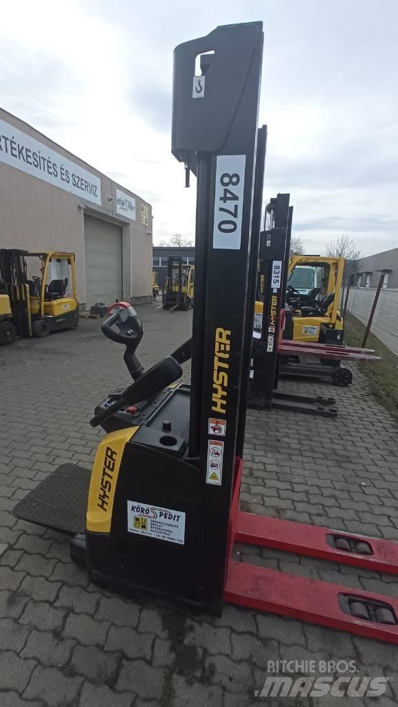 Hyster S1.4S Ročni električni viličar