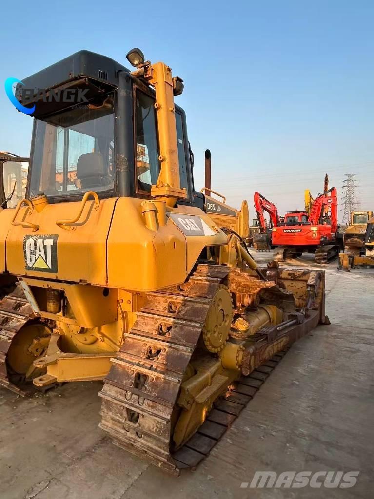 CAT D 6 N Buldožerji goseničarji
