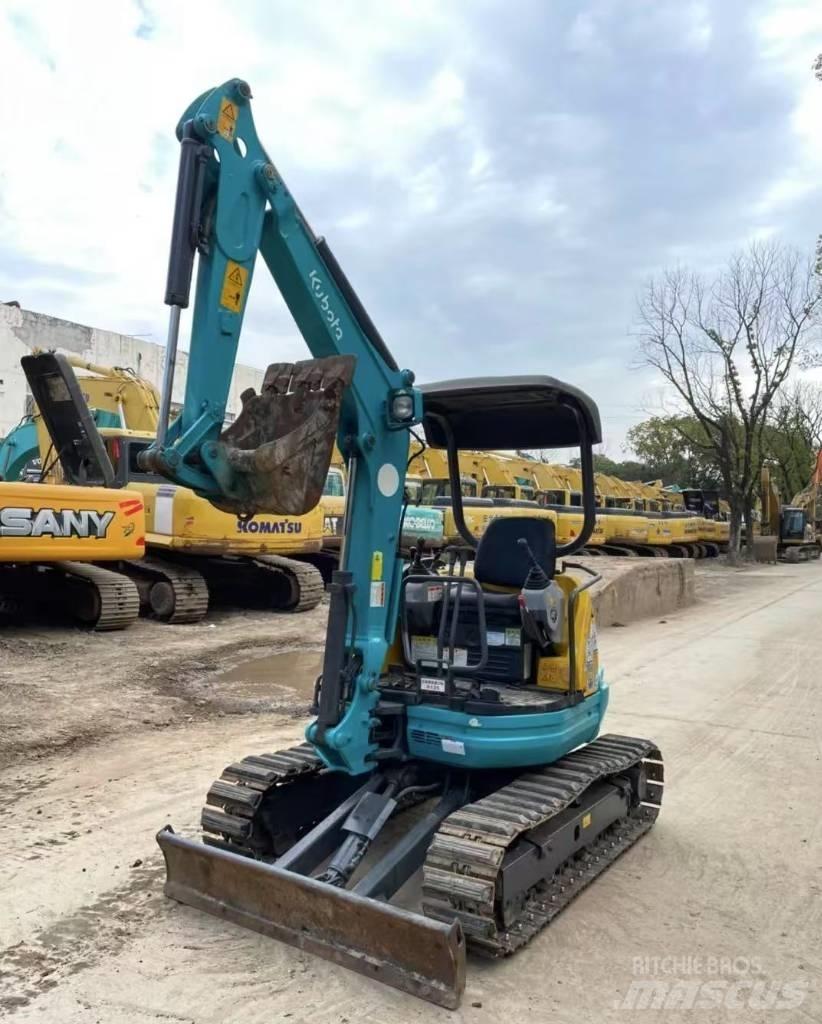 Kubota 25 Mini bagri <7t