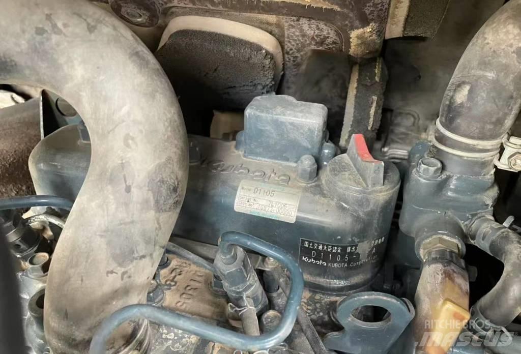 Kubota 25 Mini bagri <7t