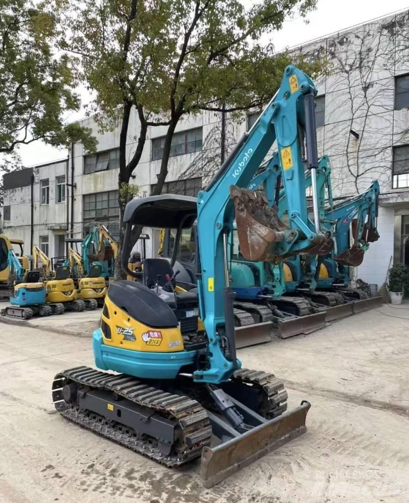 Kubota 25 Mini bagri <7t