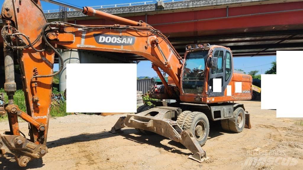 Doosan DX210WA Bagri na kolesih
