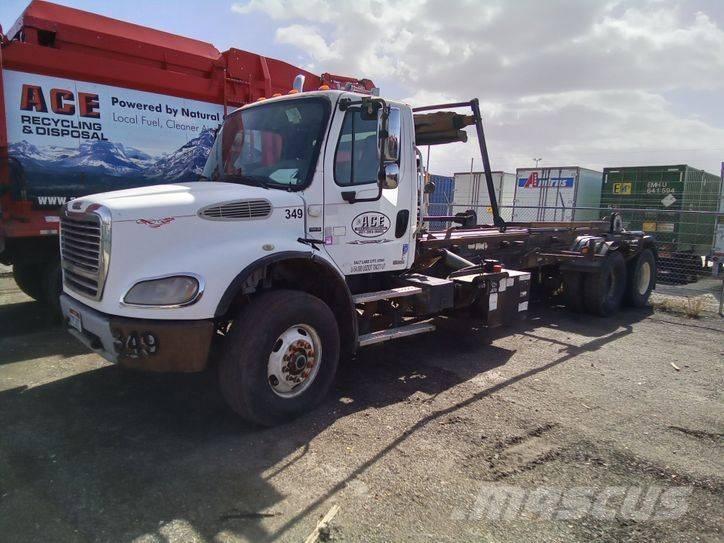Freightliner M2 Razstavljivi tovornjaki z žičnimi dvigali