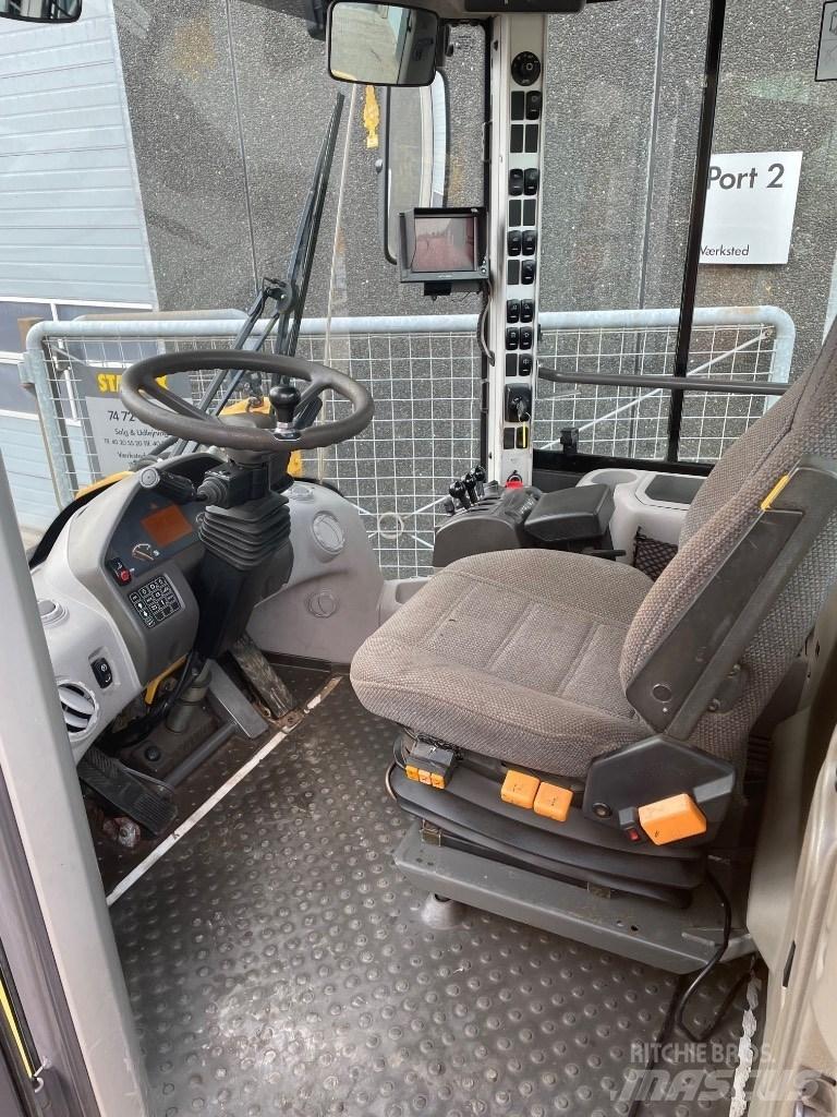 Volvo L90F Kolesni nakladalci