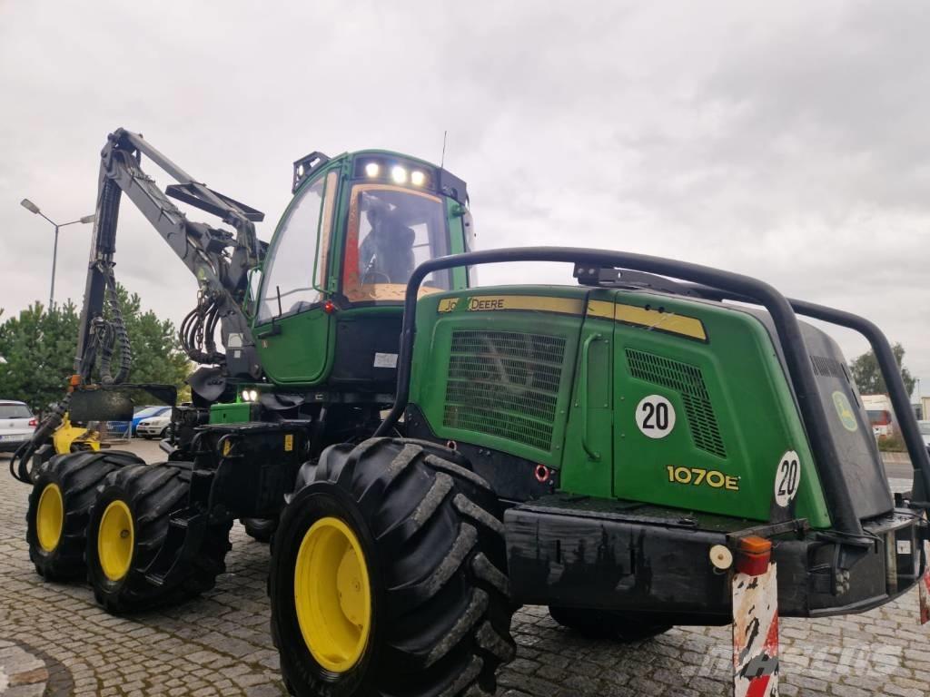 John Deere 1070 E Harvesterji