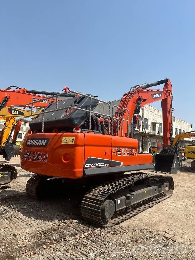 Doosan DX 300 Midi bagri 7t – 12t