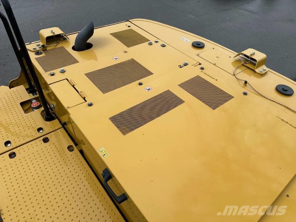 CAT 323 Bagri goseničarji