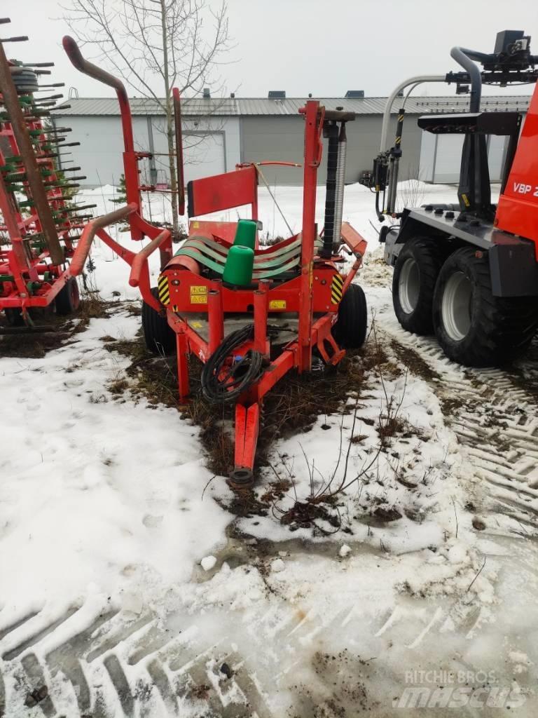 Kverneland 7517 Stroji za zavijanje