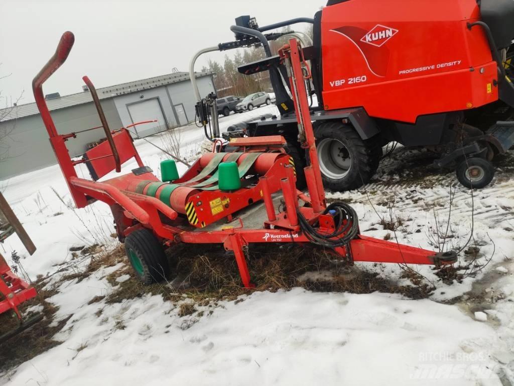 Kverneland 7517 Stroji za zavijanje