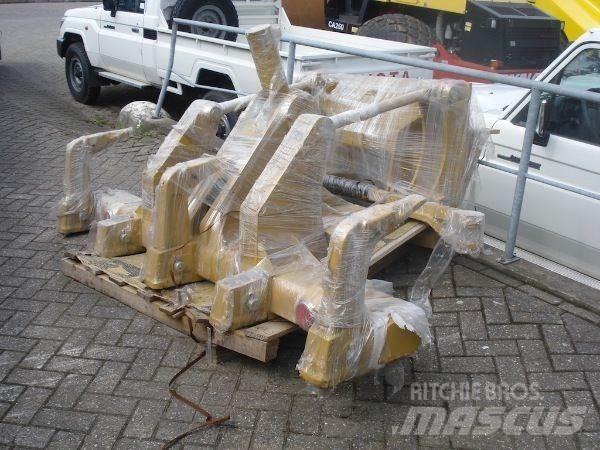 CAT 140M/160M Ripper Gradbeništvo - drugo