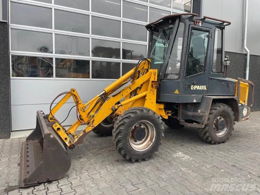 Paus RL552 Kolesni nakladalci