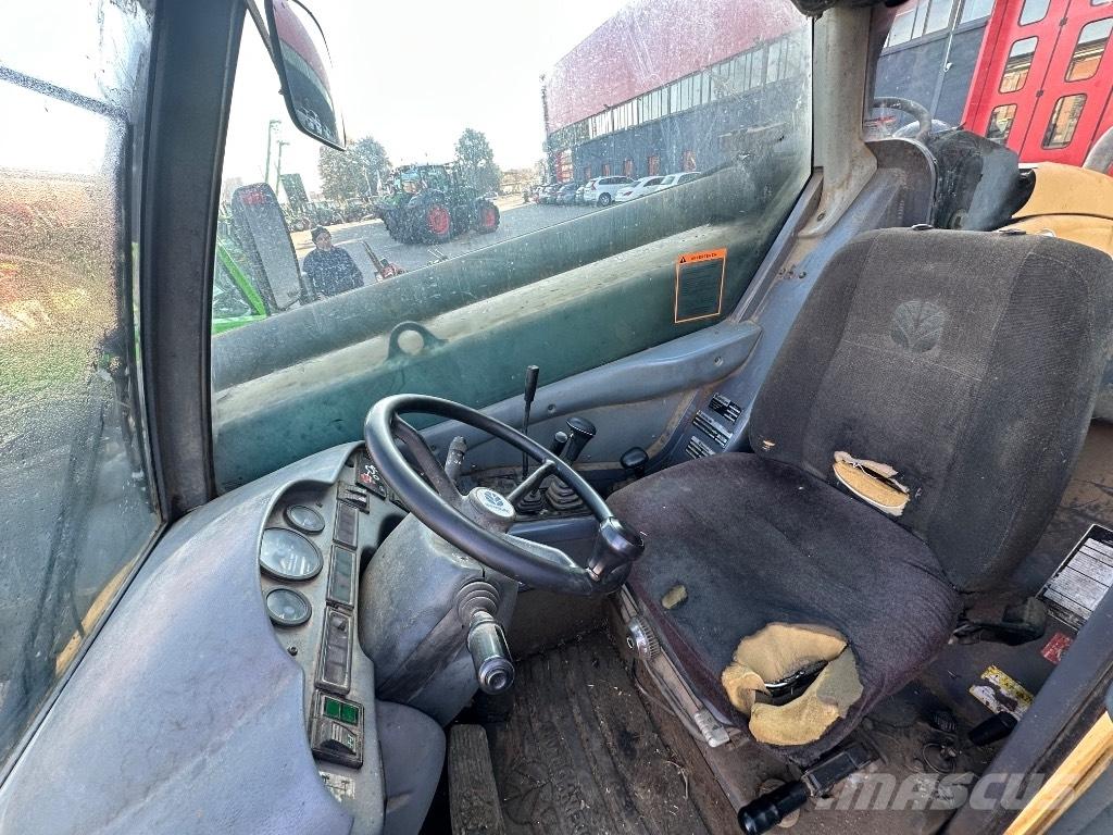 New Holland LM 640 Kmetijski teleskopski nakladalci