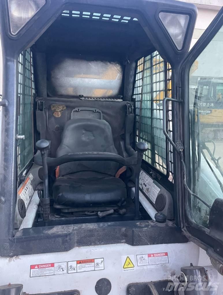 Bobcat T 300 Skid steer mini nakladalci