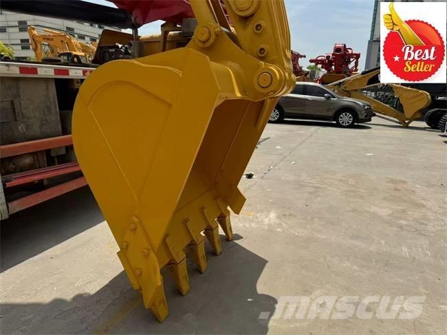 Komatsu PC 220 Bagri goseničarji