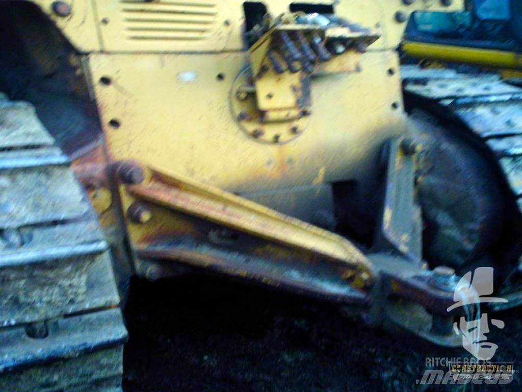 CAT D 8 K Buldožerji goseničarji