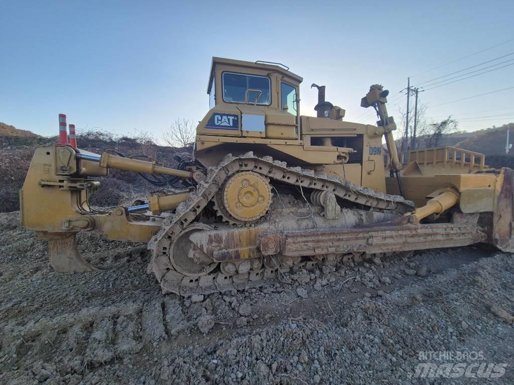 CAT D 9 N Buldožerji goseničarji