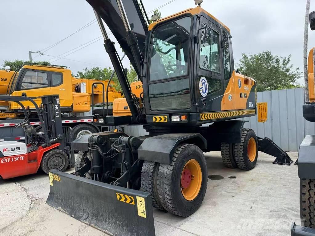 Hyundai R210W-9 Bagri na kolesih